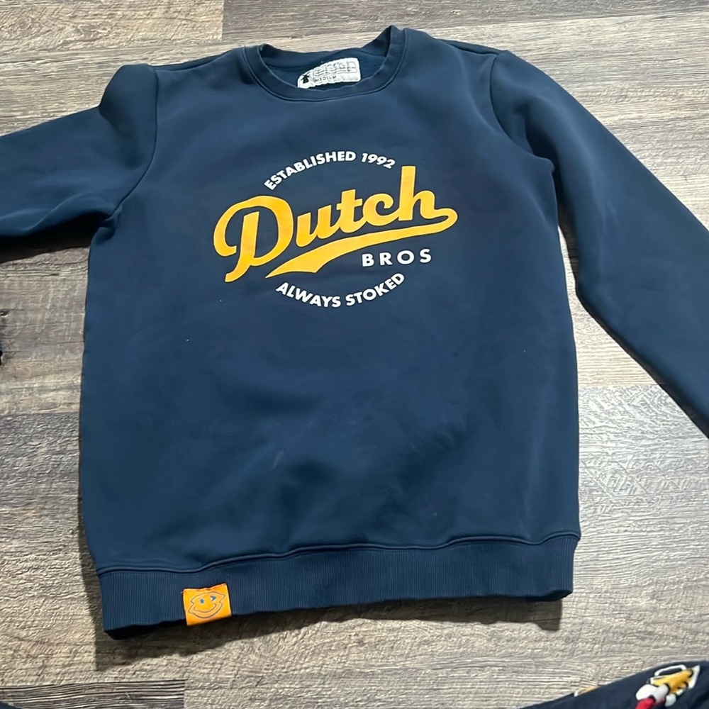 men’s medium dutch crewneck